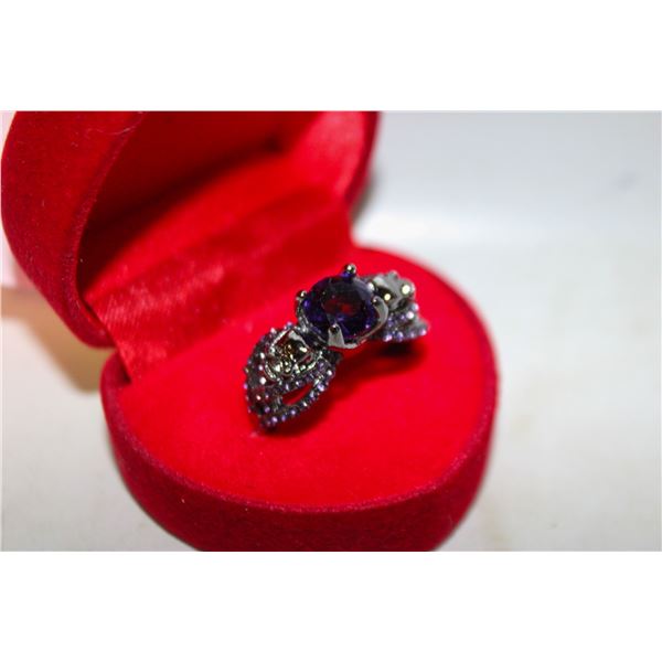 NEW HEART SHAPE RING SZ9