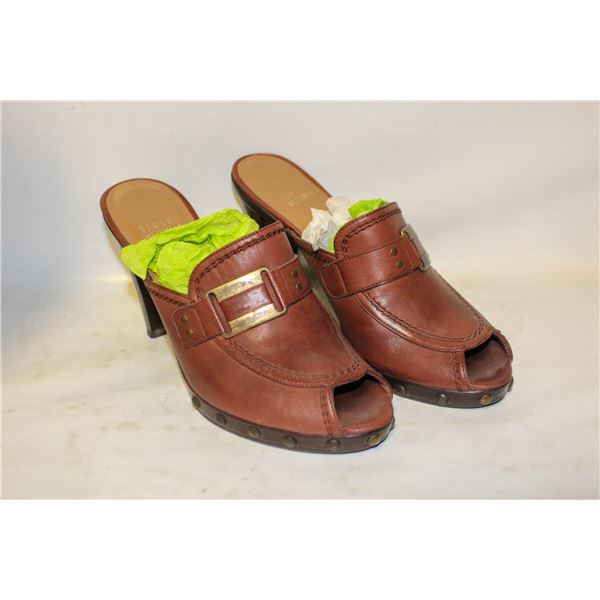 STUART WEITZMAN SIZE 7 - NEW