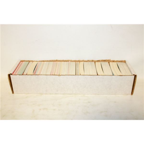 BOX ALL NHL HOCKEY APPROX 1000 CARDS