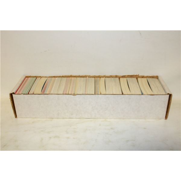 BOX ALL CANADIAN HOCKEY LEAGUE APPROX 990 CARDS