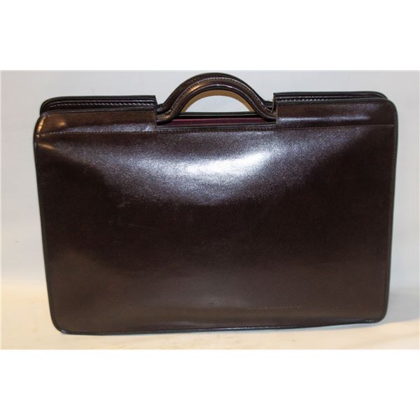 VINTAGE LEATHER BRIEFCASE