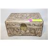 Image 1 : VINTAGE HAND CARVED WOODEN TRINKET BOX