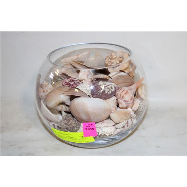 GLASS BOWL WITH LOT OF SEA SHELLS