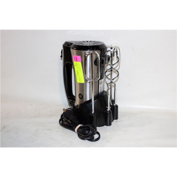 STAINLESS ELECTRIC HAND MIXER ON STAND
