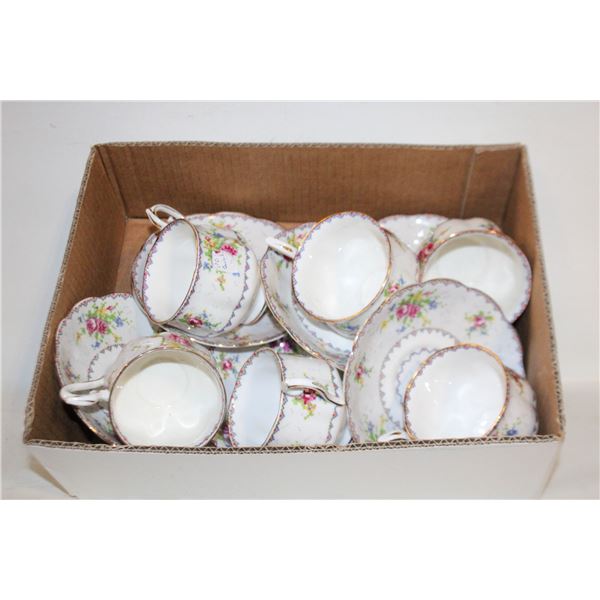 6 ROYAL ALBERT PETIT POINT CUPS & SAUCERS