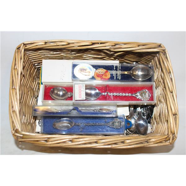 LOT OF COLLECTOR SPOONS FROM AROUND THE WORLD