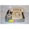 Image 1 : VINTAGE SPIN DIAL ROTARY PHONE