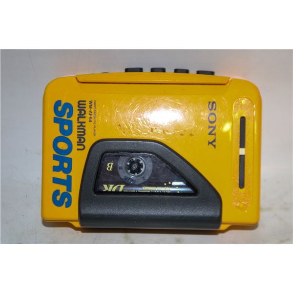 YELLOW SONY WALKMAN SPORTS UNTESTED