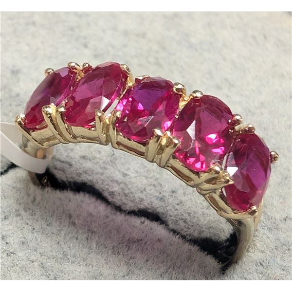 10K (2G) LAB RUBY (3CT) RING SIZE 7