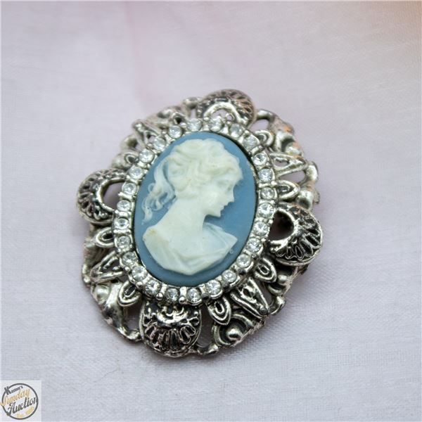 VINTAGE VICTORIAN STYLE LADY CAMEO BROOCH WITH