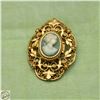 Image 1 : VINTAGE GREEN VICTORIAN STYLE CAMEO LOCKET BROOCH
