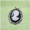 Image 1 : VINTAGE SMALL VICTORIAN STYLE CAMEO PENDENT
