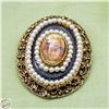 Image 1 : VINTAGE PORCELAIN FAUX PEARL COUPLE BROOCH WEST