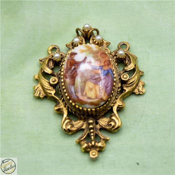 VINTAGE PORCELAIN COURTING COUPLE PENDANT WITH