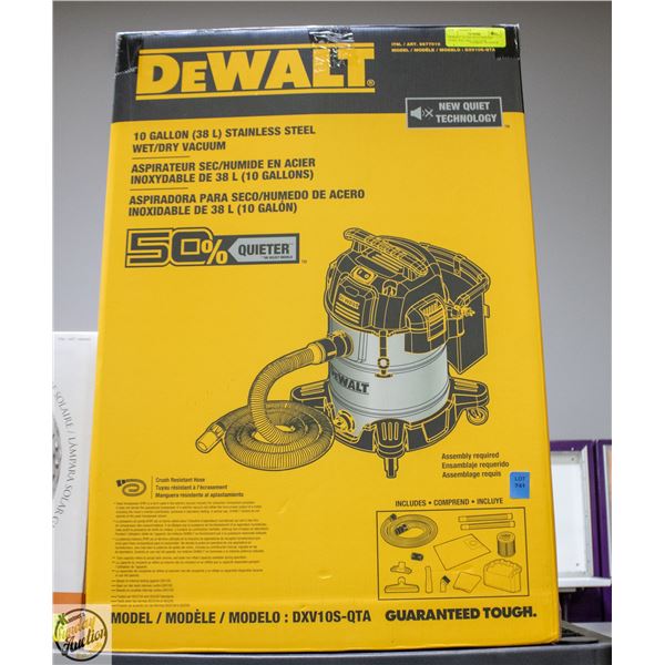 DEWALT 10 GALON STAINLESS STEEL WET/DRY VACUUM