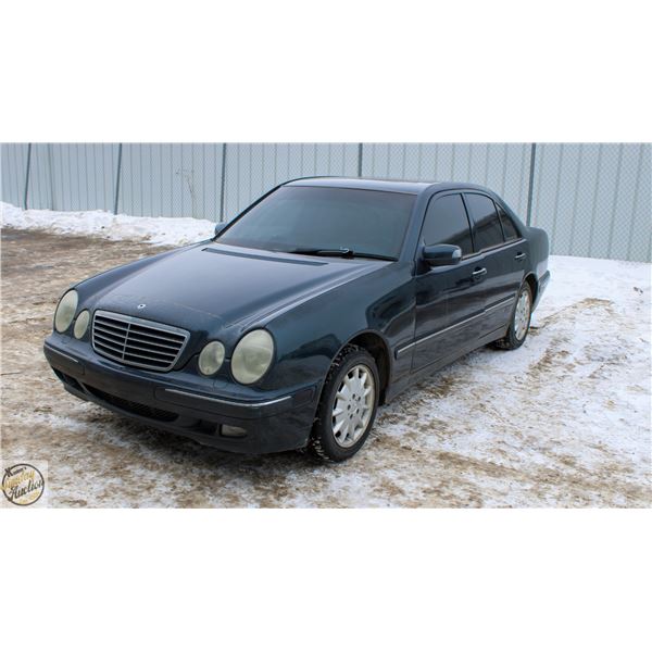 2000 MERCEDES E-320 SEDAN