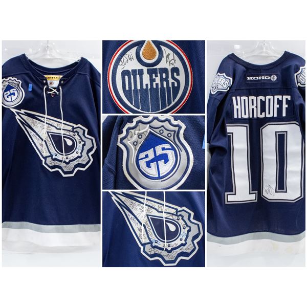 FEATURED SPORTS MEMROBILIA