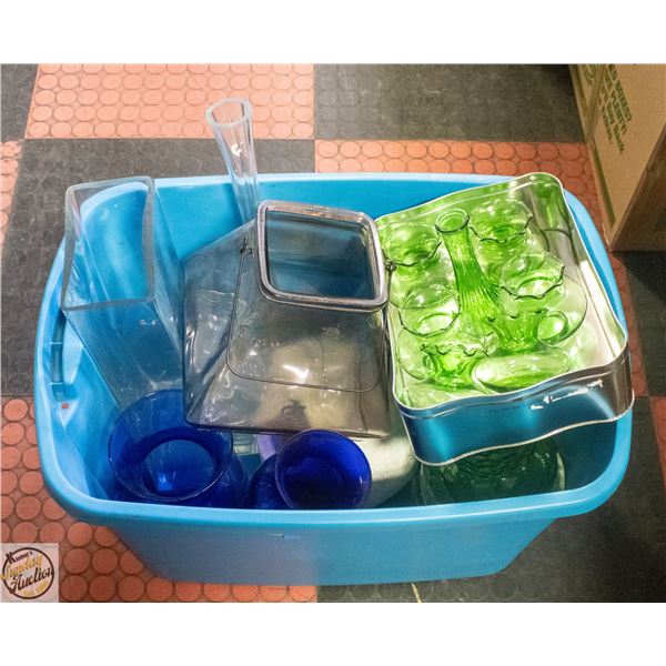 LARGE LOT OF GLASS VASES ASSORTED