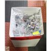 Image 1 : BOX LOT OF 100 MARVEL HERO CLIX