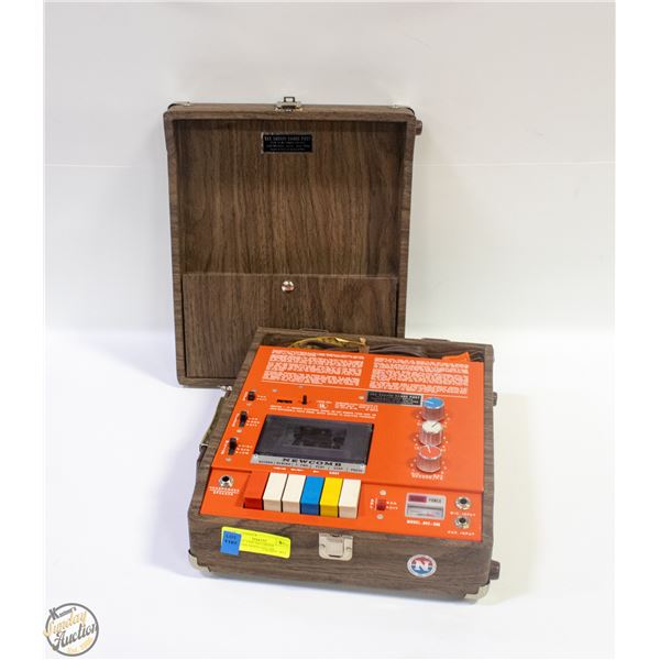 ANTIQUE TAPE RECORDER NEWCOMB MODELAVC-500