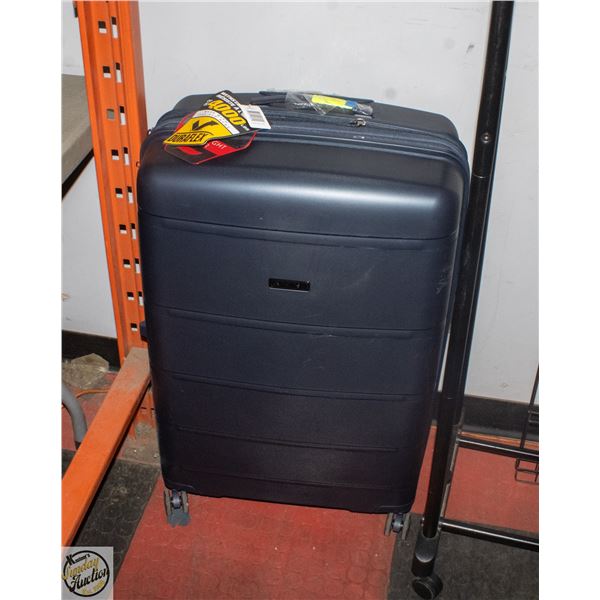 NEW HEYS 3 PIECE SUITCASE SET