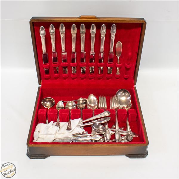 VINTAGE ROGERS FLATWARE IN WOOD BOX