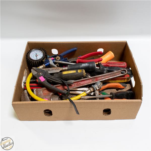 TRAY OF 30PCS SHOP HAND TOOLS WITH TIRE AIR GAGE