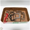 Image 1 : FLAT OF ASSORTED METAL CLAMPS