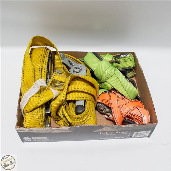 BOX OF RATCHET STRAPS 2 MEDIUM 3 SMALL