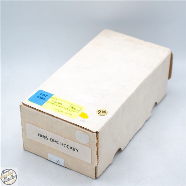 BOX OF 1985 O-PEE-CHEE HOCKEY CARDS