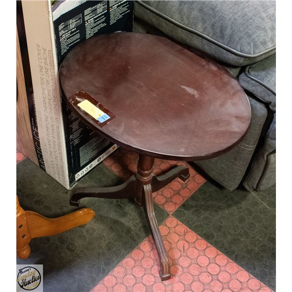 MAHOGANY WOOD TABLE 21"X19"X15"