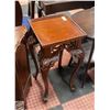 Image 1 : VINTAGE THE KINGSWOOD COLLECTION FLORAL CARVED
