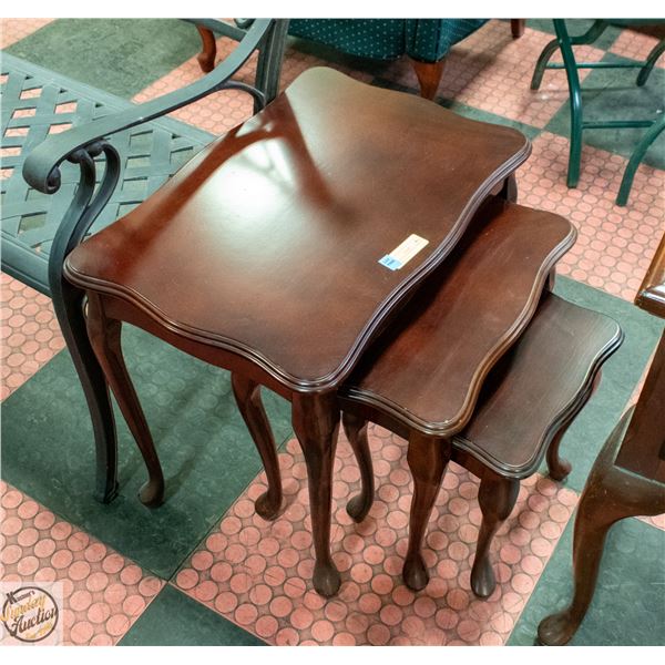 3 NESTING VINTAGE MAHOGONAY LIVING ROOM TABLES