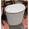 Image 1 : VINTAGE LIDDED LAUNDRY HAMPER- 25" TALL