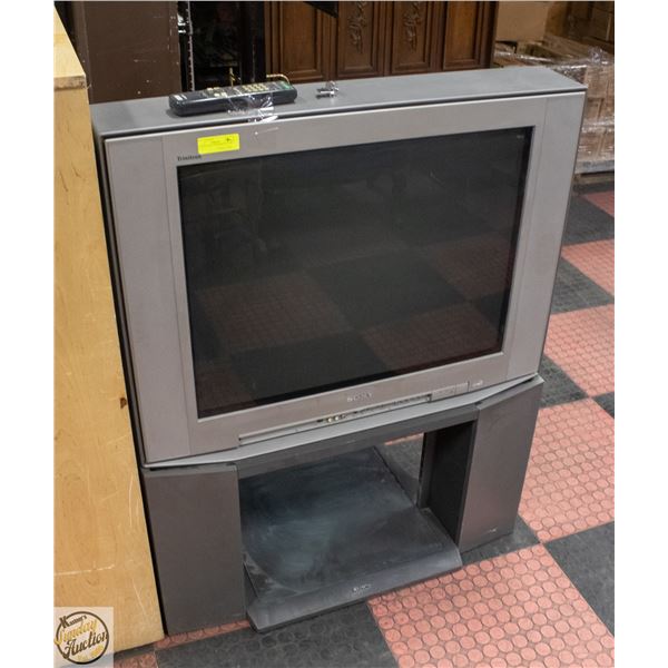 VINTAGE SONY TRINITRON COLOR TV 32" ON STAND