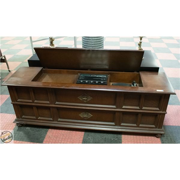 VINTAGE WALNUT STERO CABINET FLEETWOOD T-28C