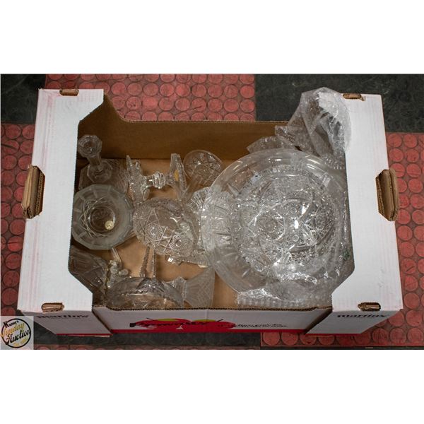 LOT OF VARIOUS CRYSTAL DÉCOR AND DISHES