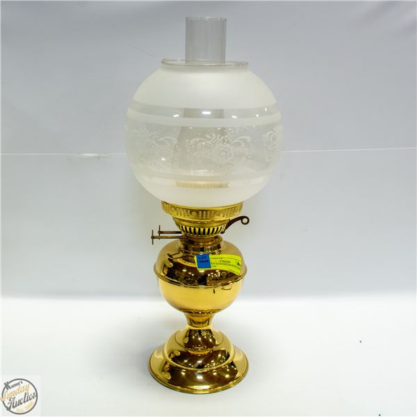 ANTIQUE EDWARDIAN STYLE BRASS OIL LAMP