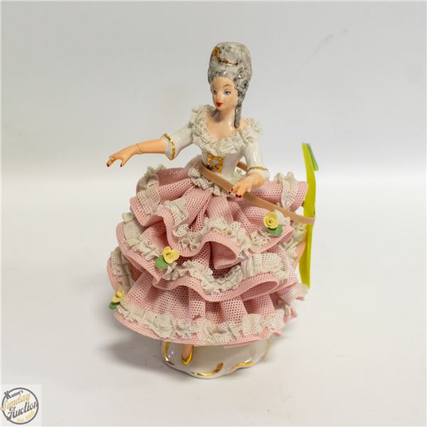 DRESDEN PORCELAIN FIGURINE LADY IN WAITING LACE