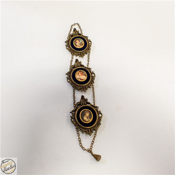 VINTAGE SILKSCREEN VICTORIAN PICTURE ON WALL