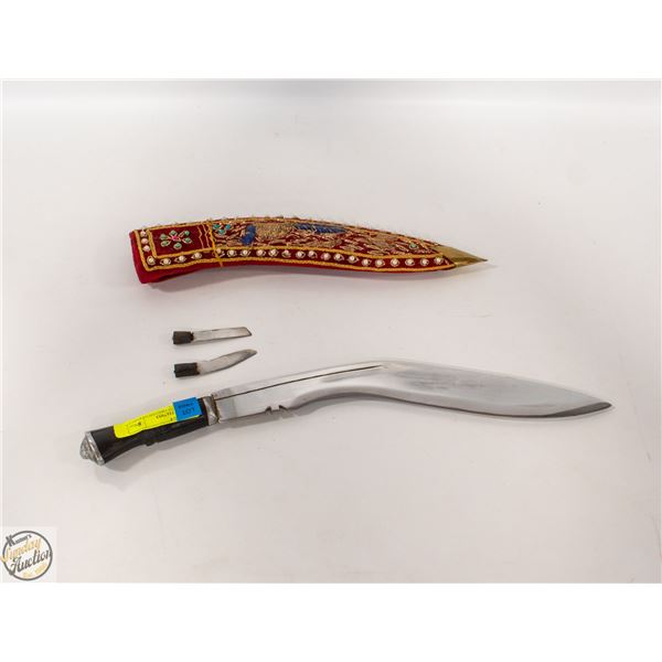 CURVED BLADE ORNAMENTAL W/2 SMALL KNIVES