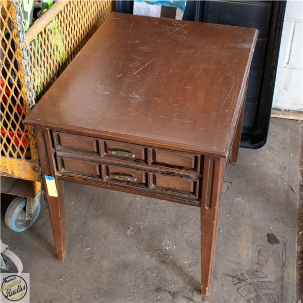VINTAGE STYLE END TABLE SOLID WOOD
