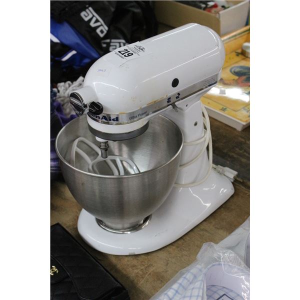 Kitchen Aid  8 Qt. Mixer w/Bowl/Hook/Paddles