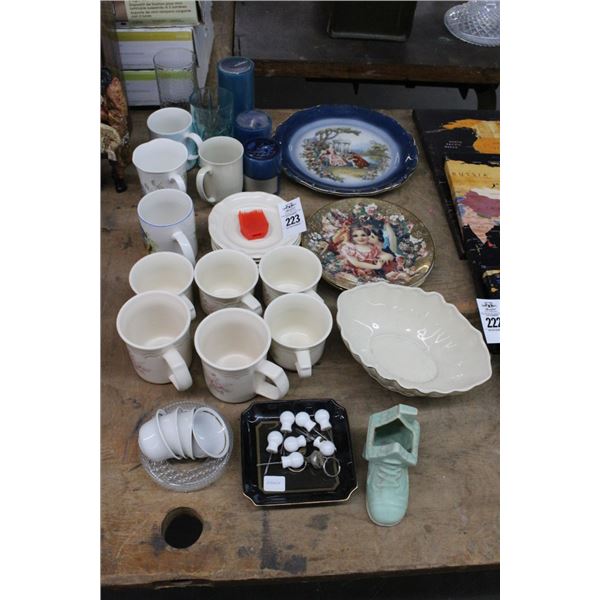 Phaltzgraff Mugs, Asst. Collector Dishes, Décor