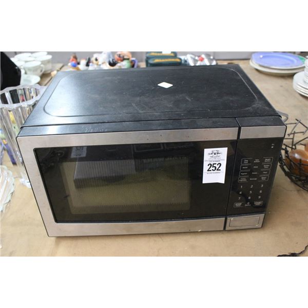 Small Microwave Oven