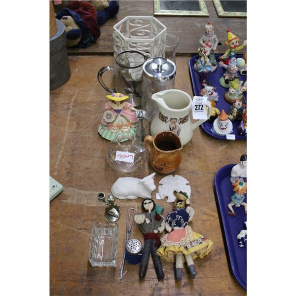 Vases, Pitcher, Dolls, Décor
