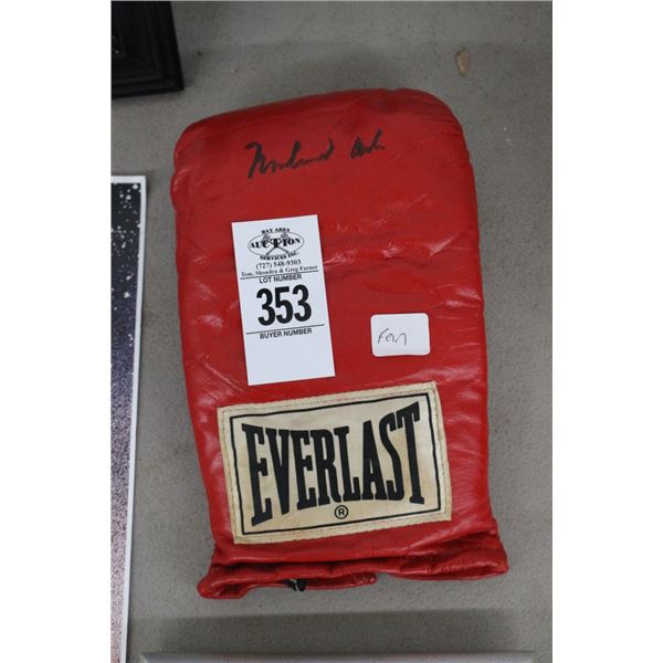 Muhammad Ali Everlast Boxing Glove