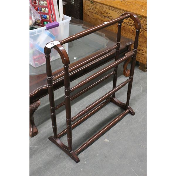 Mahogany Quilt Rack - Needs Tightening