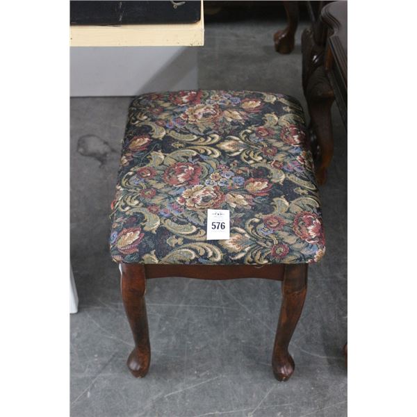 Mahogany Queen Anne Padded Bench