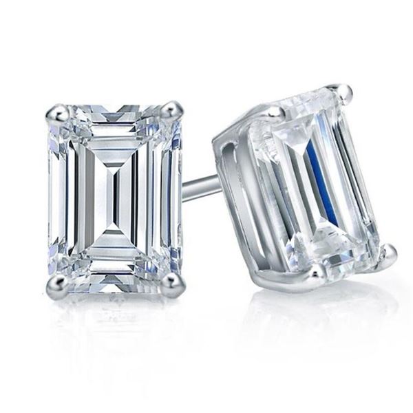 Sparkling 2.05ctw VVs1 White F-G Fire Moissanite Earrings